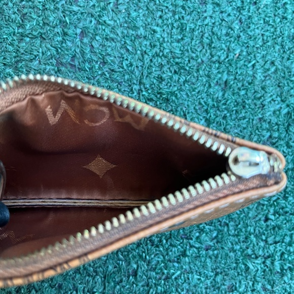 Mcm wallet chain - Picture 3 of 5